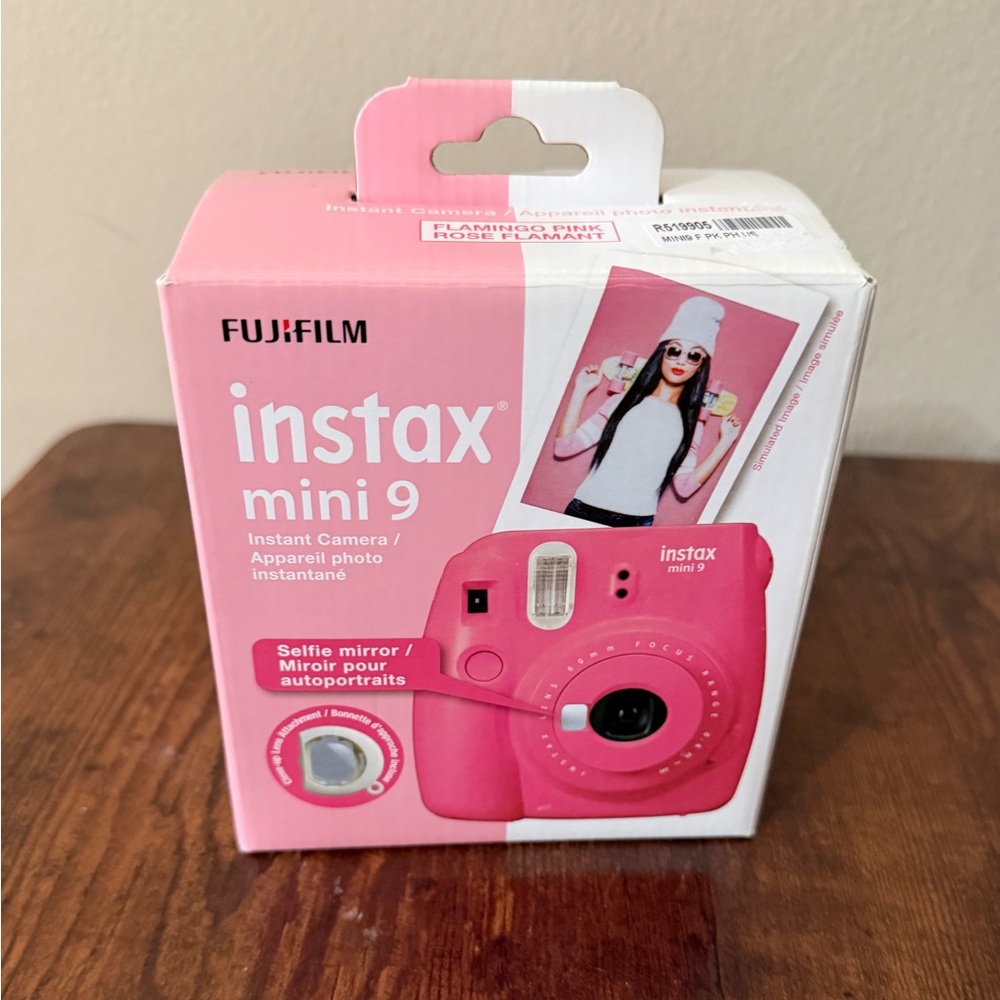 Fujifilm Instax Mini 9 in Bright Pink